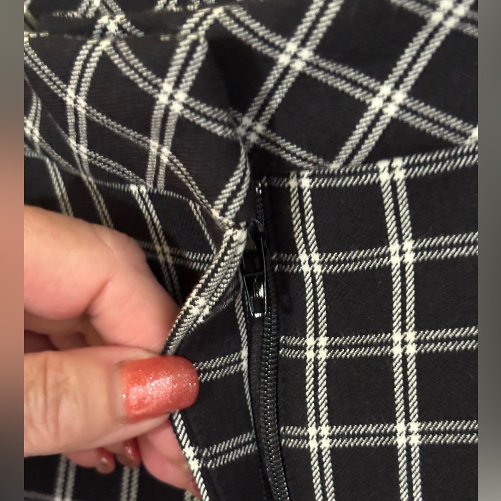 J. Jill Preppy Black/White Checkered Women's Pants. 12 Tall. Like new condition! - Picture 8 of 11